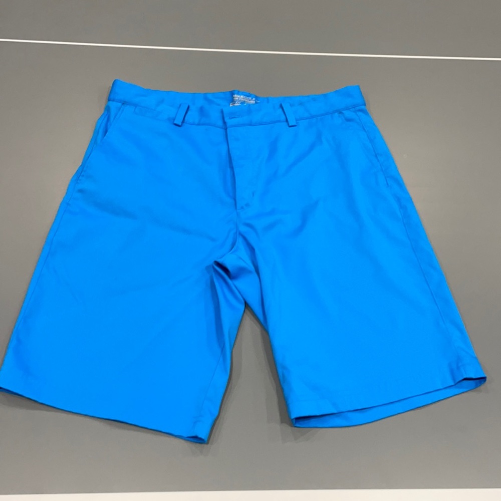 Great shape men’s Nike golf shorts.